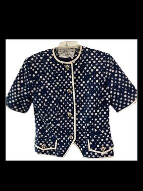 Neiman Marcus Exclusive Tailored Ladies Suit Size 4